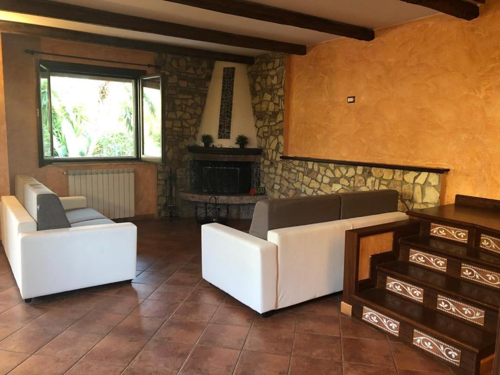 Villa Jari Carini Esterno foto